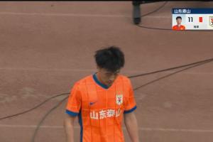 英超直播-送礼+染红！刘洋两黄变一红被罚下，无缘下轮客战亚泰