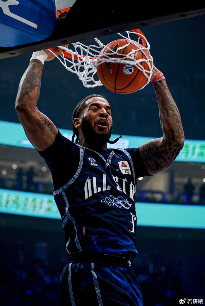 mk体育直播-山东队亮相全明星,外援换血忙得焦头烂额,年轻球员心态悄然变了|全明星赛|山东男篮|高诗岩|谢智杰|陈林坚_新浪体育_新浪新闻