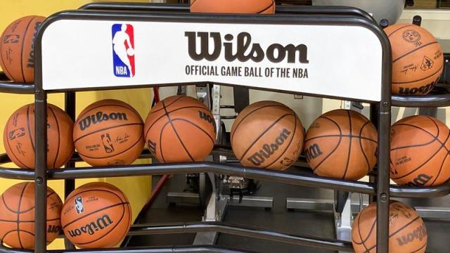 NBA换球感觉如何?邓罗:新球更黏 我还没完全适应